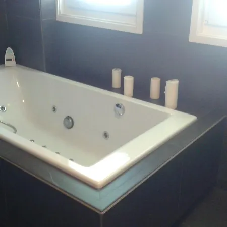 Cozy Holiday In Oleiros With Private Pool And Jacuzzi Holiday home *